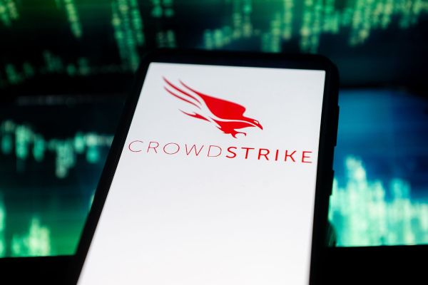 CrowdStrike là gì? Vì sao nên sử dụng CrowdStrike?